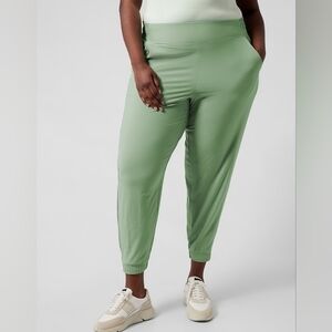 Athleta Brooklyn Legacy Mid Rise Jogger Size 26 Sea Foam Green
